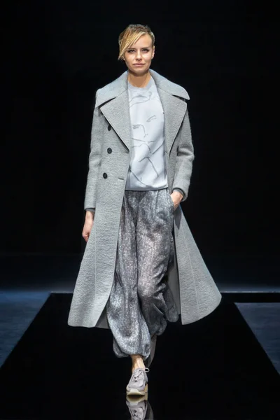 Look 32